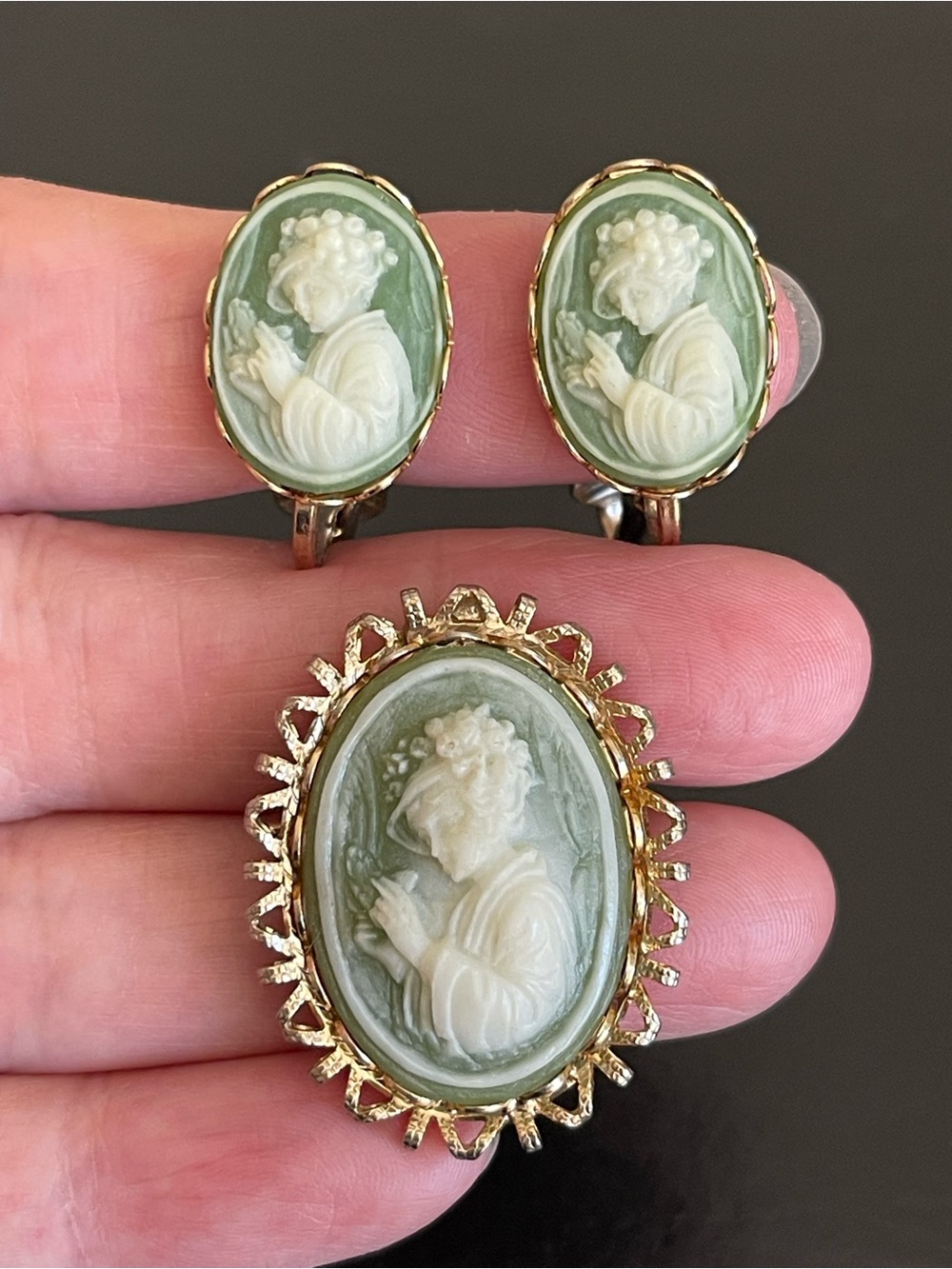 Vintage Green and Ivory Cameo Brooch and Clip-On Earrings Set.